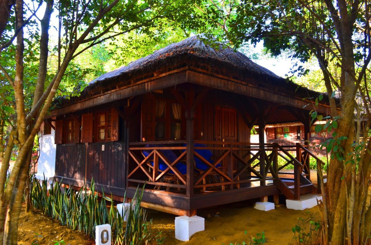 Hotel Olympe De Bemaraha Bekopaka Exterior foto